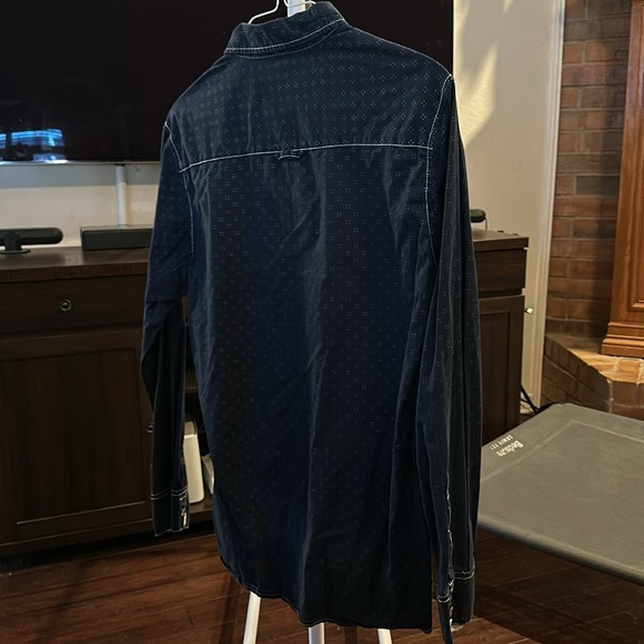 Men’s causal / dress shirt button down - Picture 2 of 5